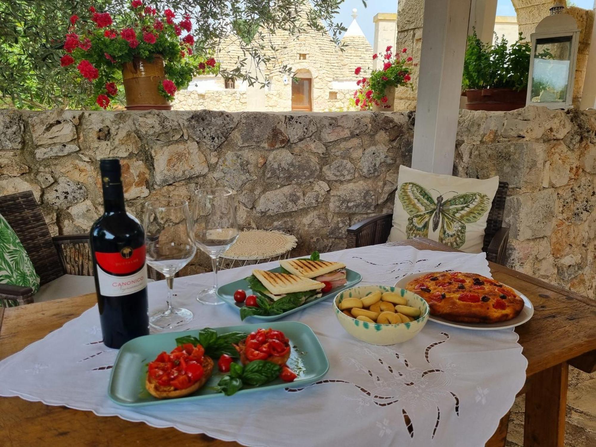 לינה וארוחת בוקר גרוטליה Trulli Di Spinaruta מראה חיצוני תמונה