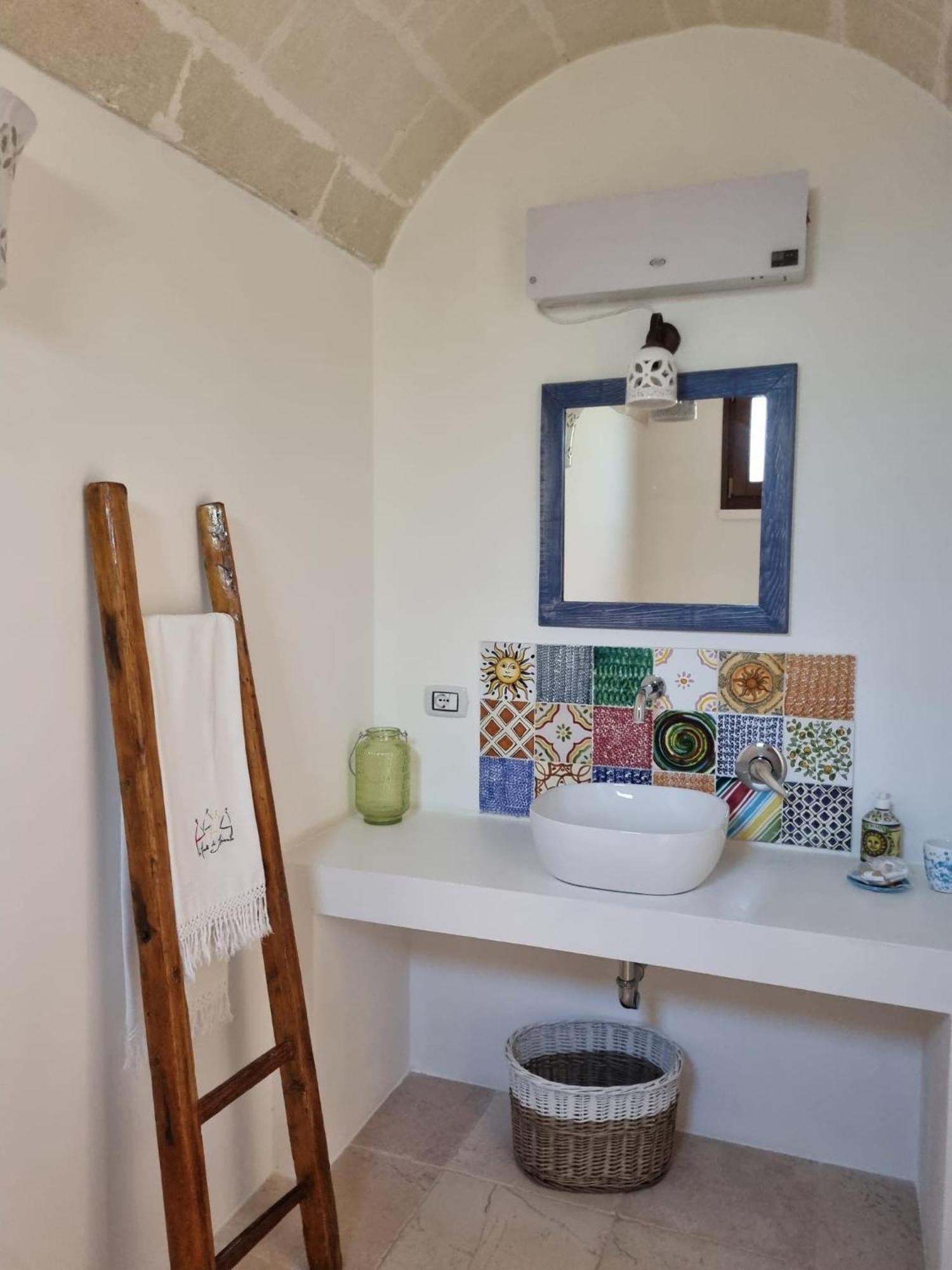 לינה וארוחת בוקר גרוטליה Trulli Di Spinaruta מראה חיצוני תמונה