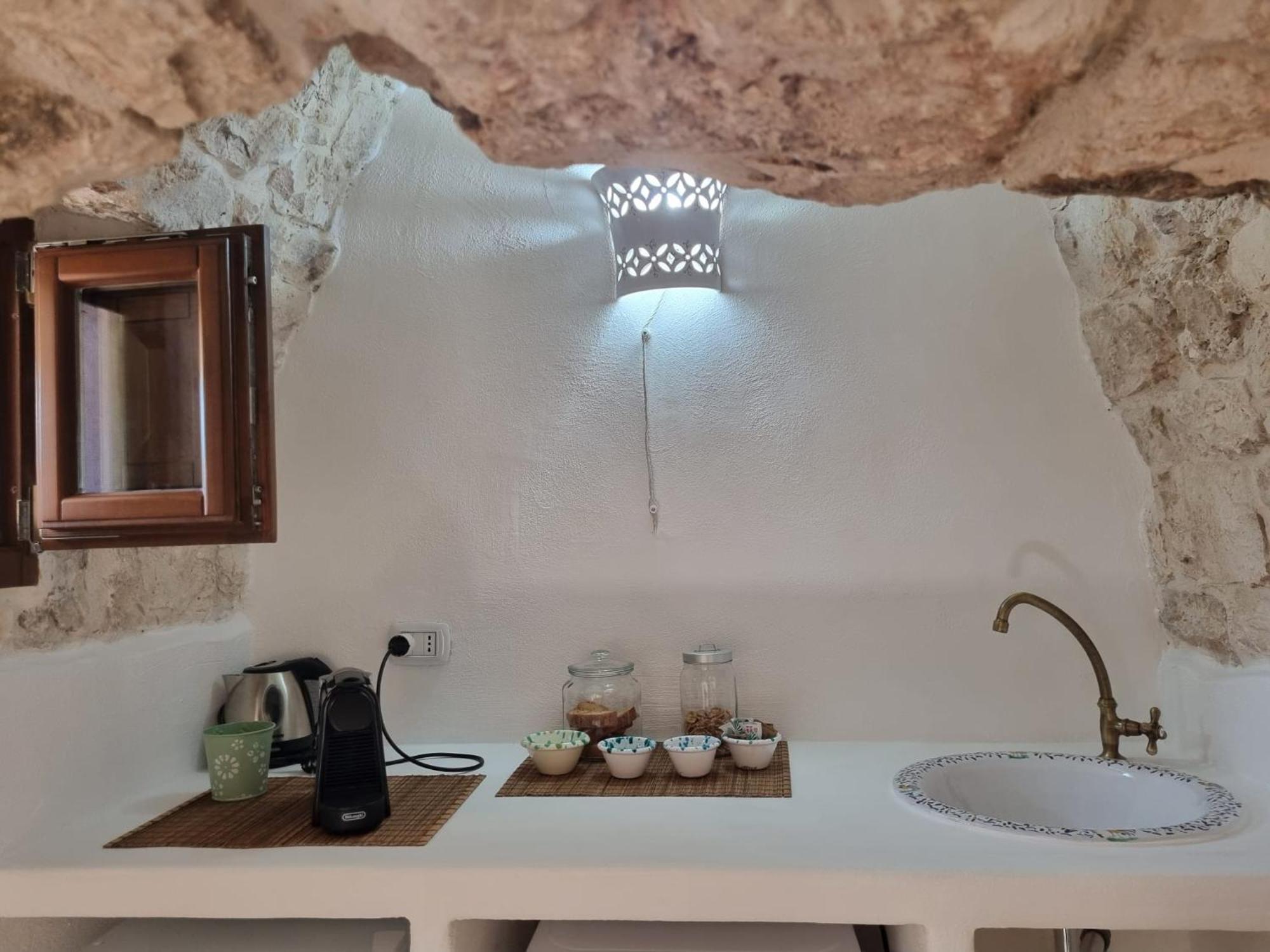 לינה וארוחת בוקר גרוטליה Trulli Di Spinaruta מראה חיצוני תמונה